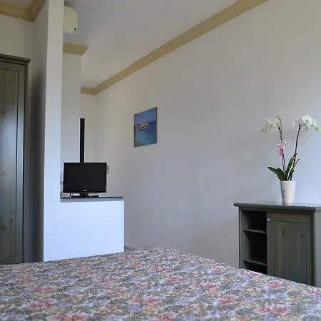 La Brunese פארק נופש 3*