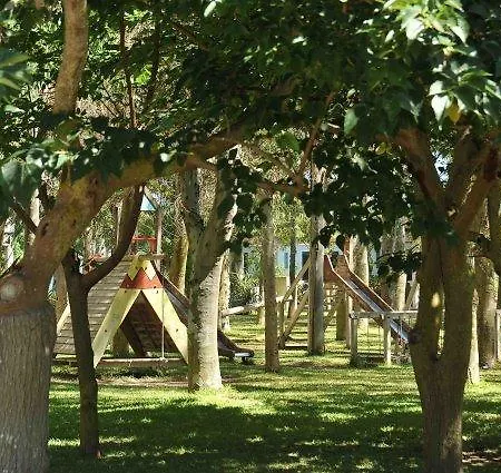 假日公园 La Brunese 3*